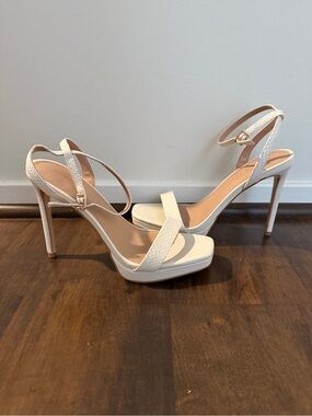 BCBGeneration Pearl (Ivory) Leather Platform Sandals